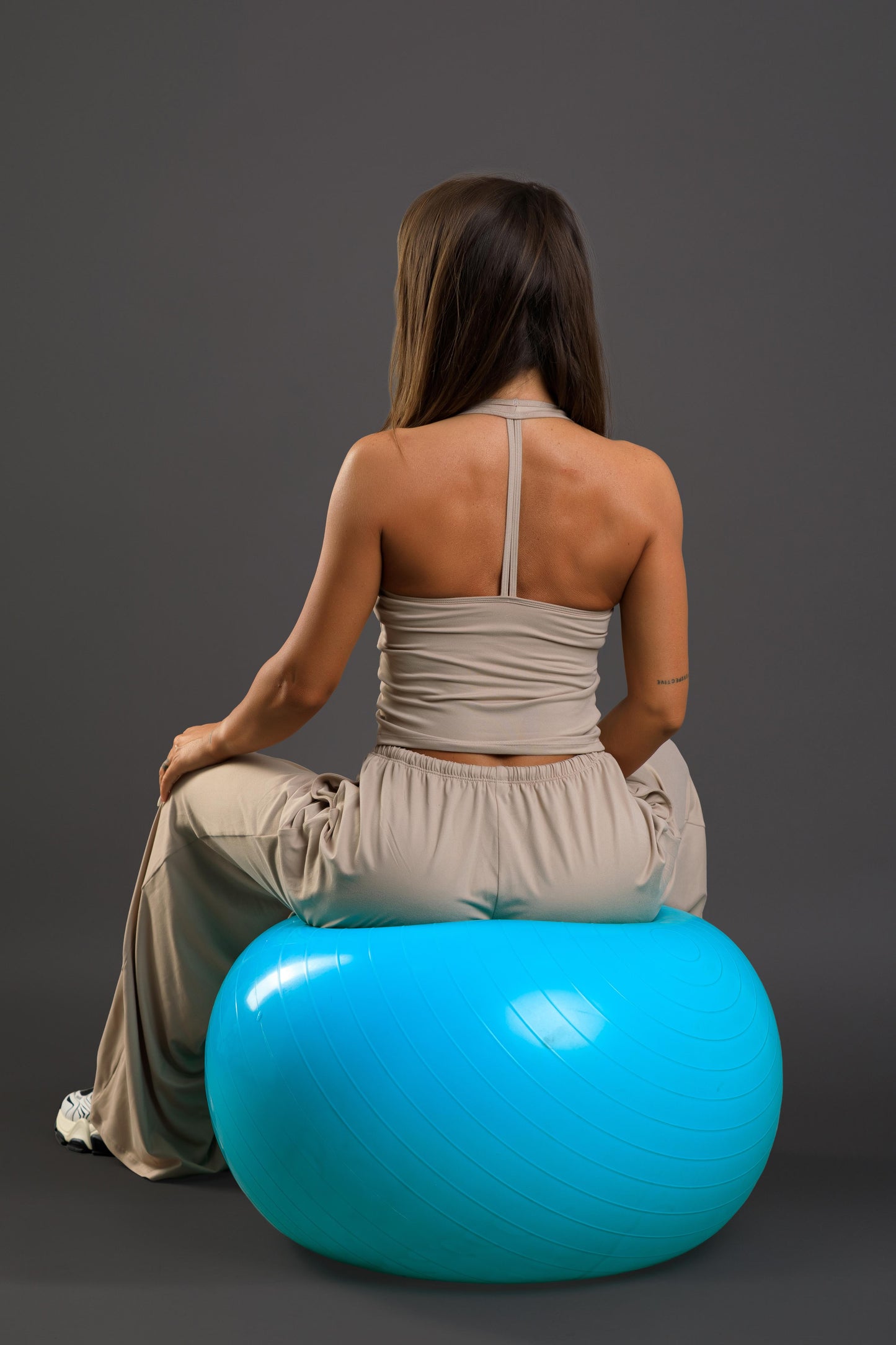 Set dama sport Gracie 2 piese ( panatlon evazat + maiou) crem