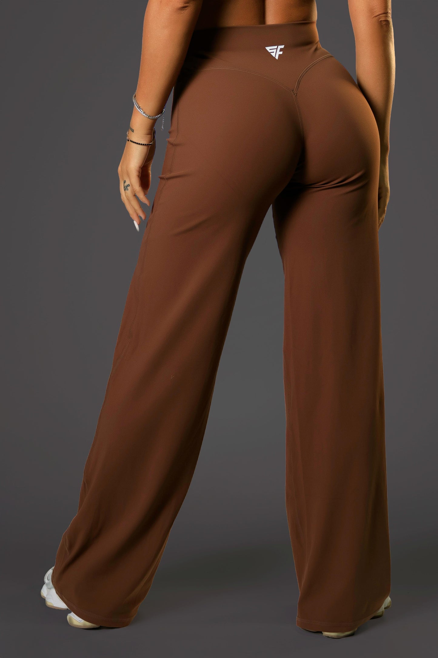Set dama sport Naia Flex ( top+ pantalon evazat) maro