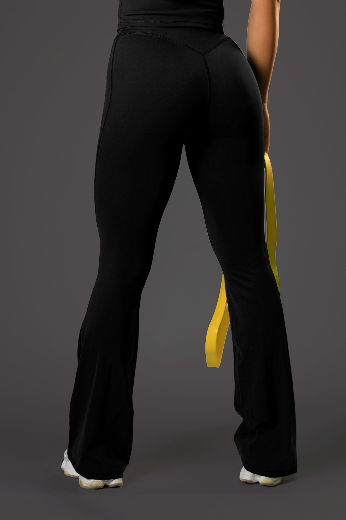 Set dama sport Katinka ( maiou+ pantalon evazat) negru