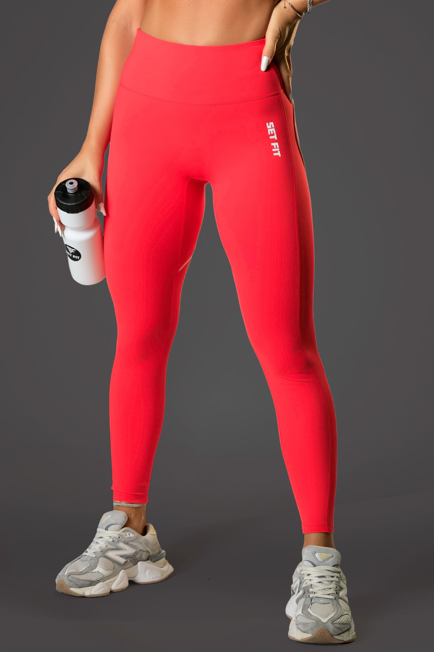 Set dama sport Avira Pro ( top+colant) corai