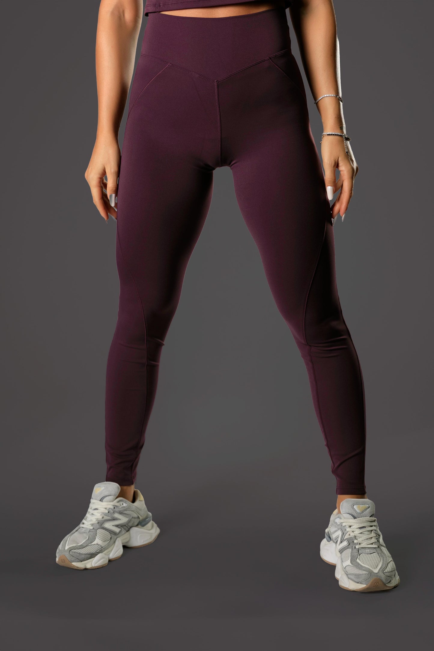 Set dama sport Elysia Soft Sculpt ( tricou+ colant lung) plum