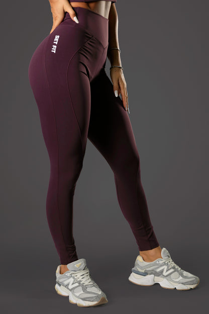 Set dama sport Elysia Soft Sculpt ( tricou+ colant lung) plum