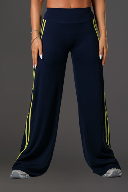 Set dama sport evazat Ynaia (top+pantalon) maro