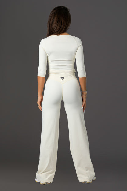 Set dama sport evazat Estelle (bluza+pantalon) alb