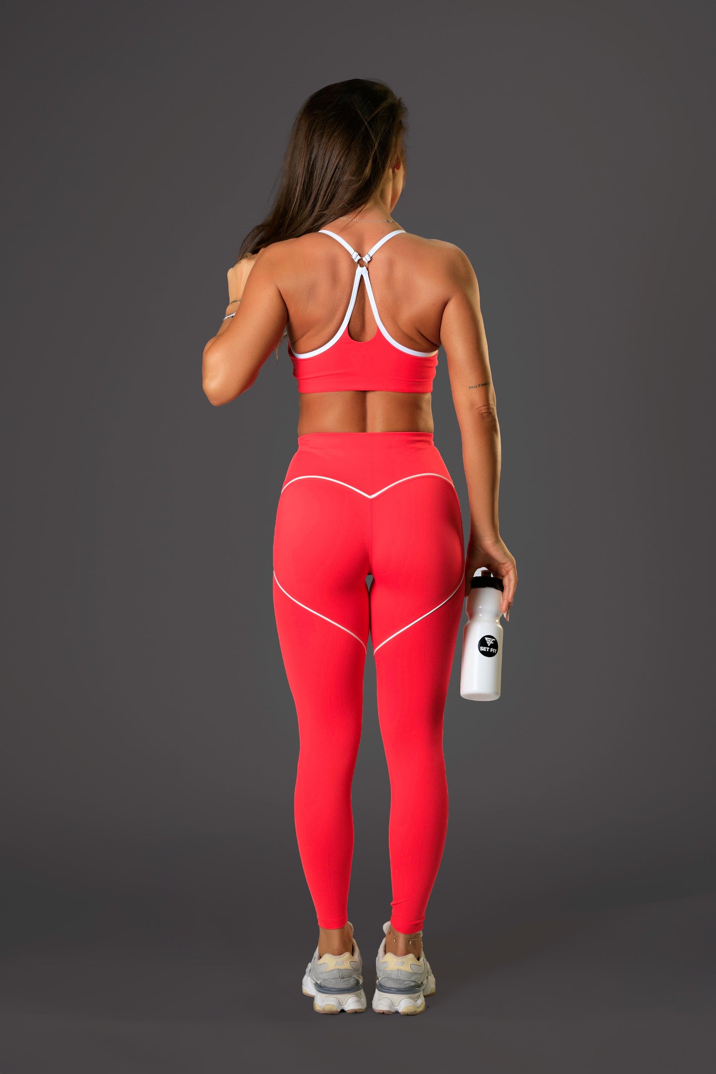 Set dama sport Avira Pro ( top+colant) corai