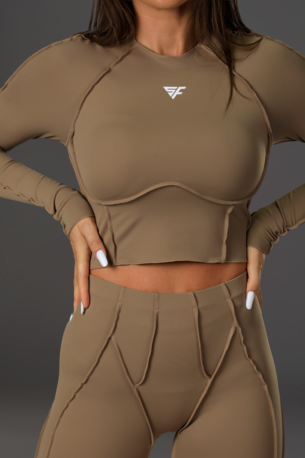 Set dama sport evazat Gia (top+pantalon) nude