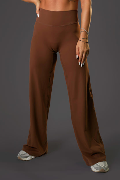 Set dama sport Naia Flex ( top+ pantalon evazat) maro