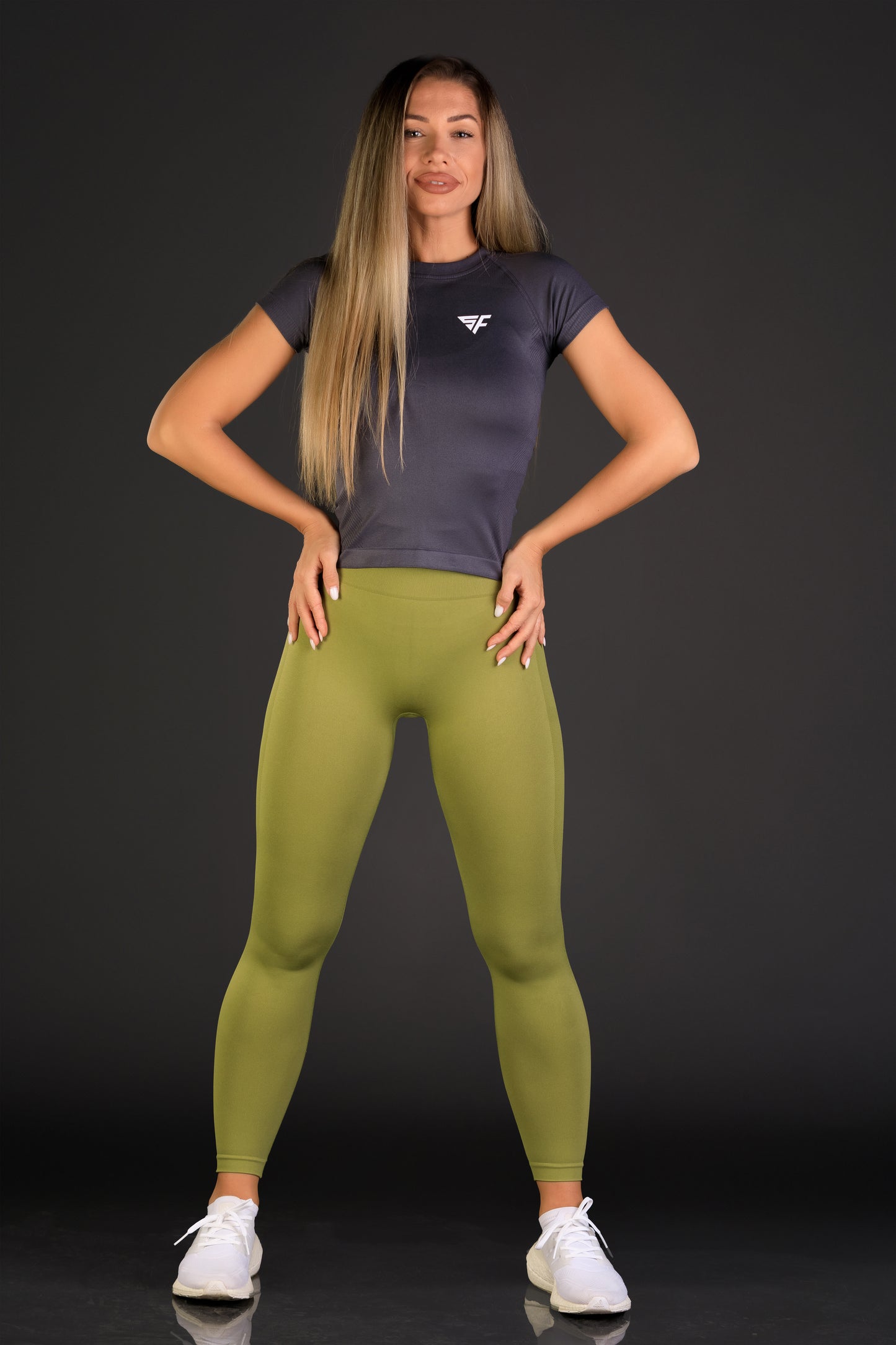 Tricou dama sport Vera gri