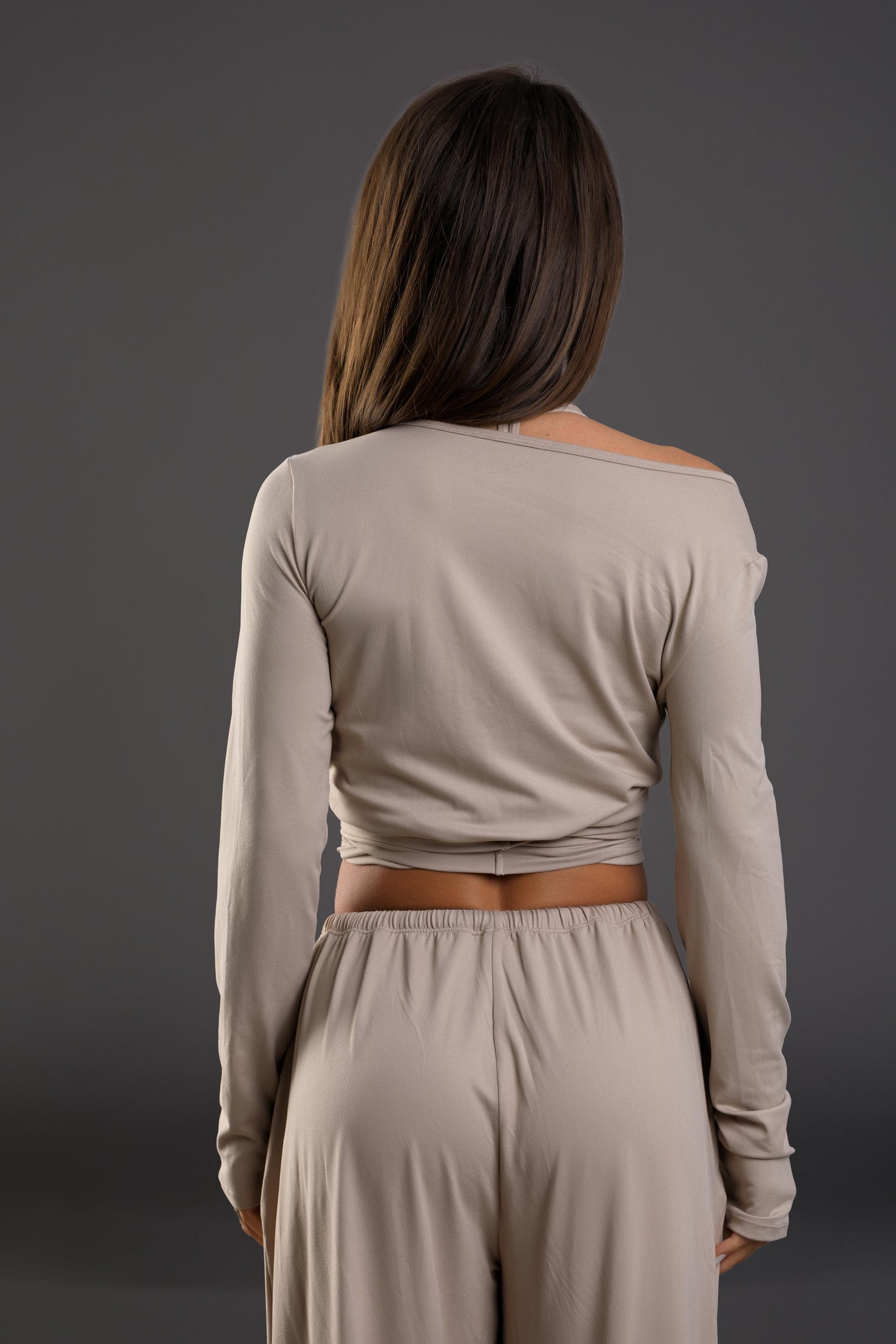 Set dama sport Gracie 3 piese ( panatlon evazat + maiou + bluza) crem