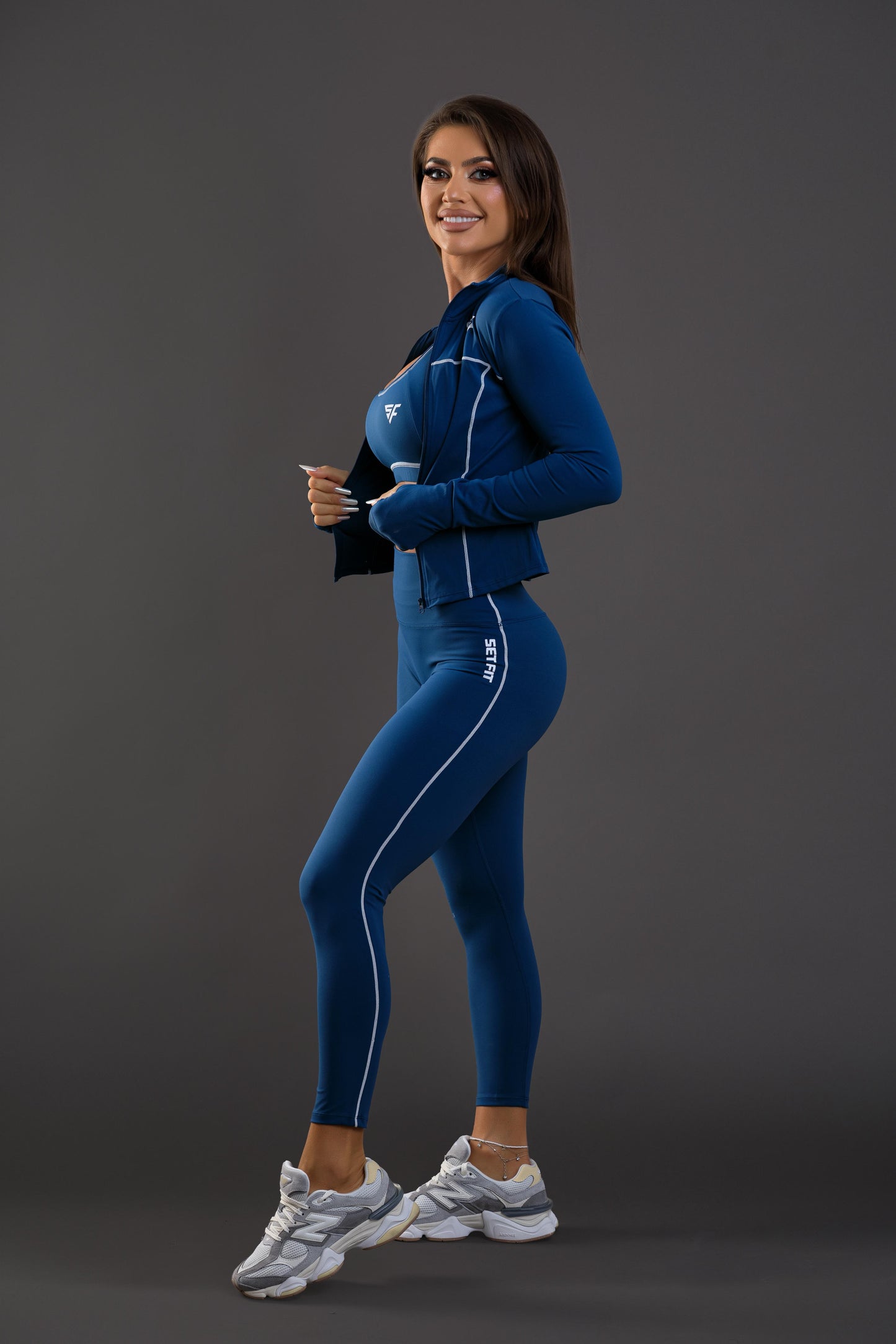 Set dama sport 3 piese ( jacheta+ bustiera+ colanti) Vanity albastru marin