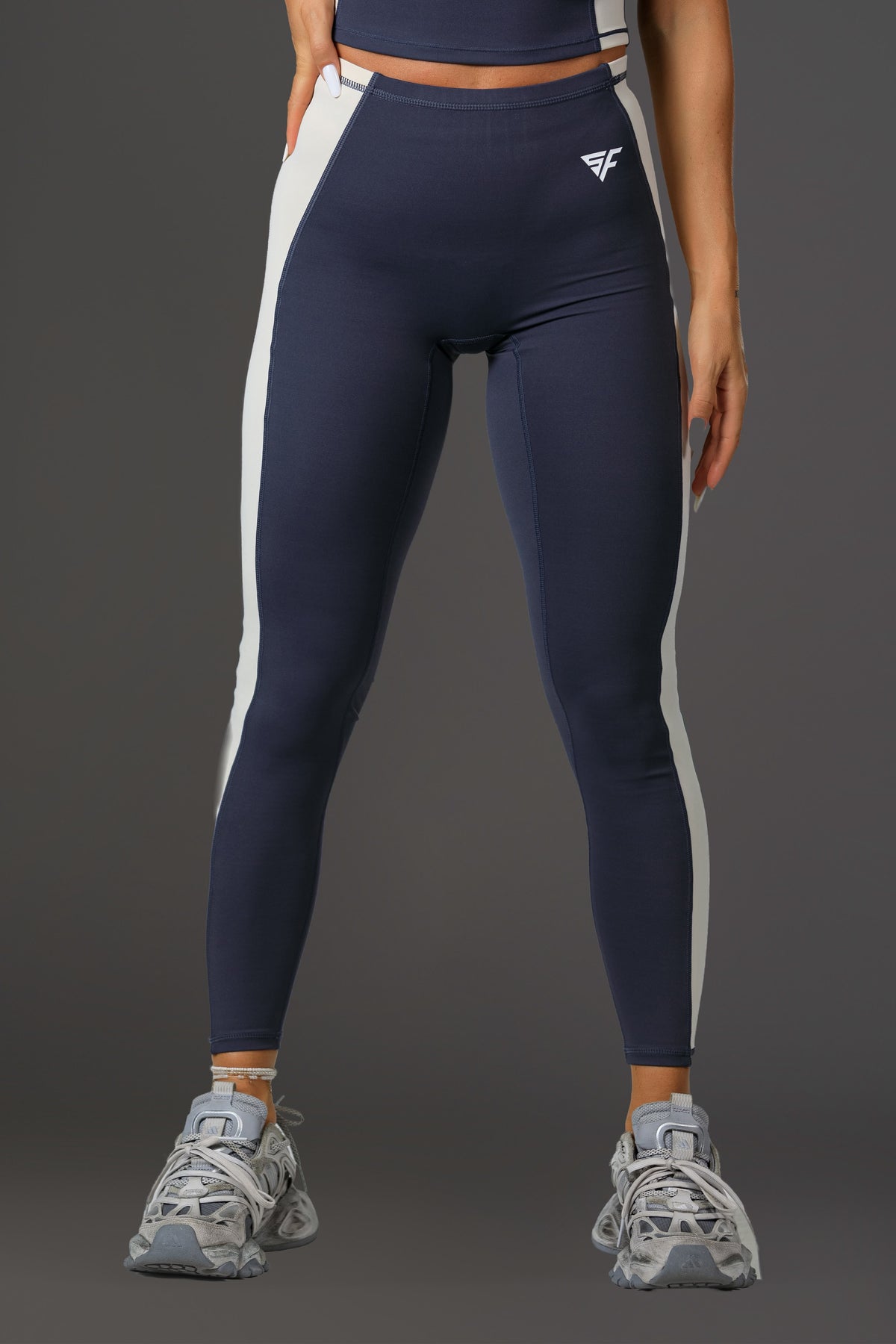 Set dama sport Vivienne (tricou+colant) gri