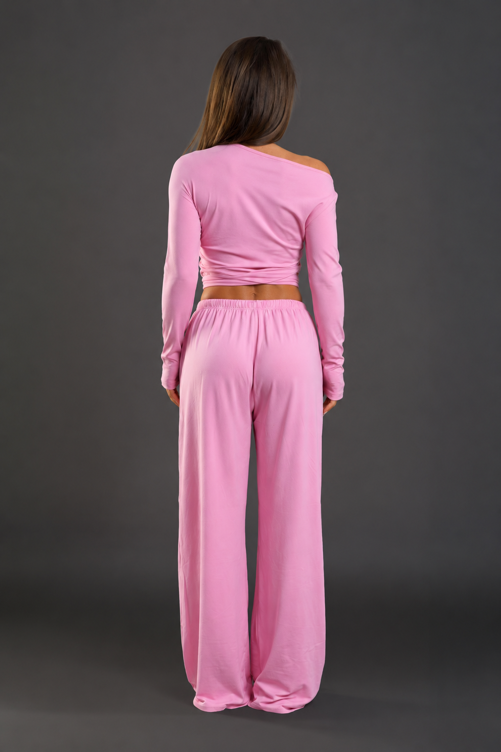 Set dama sport Afrodite 3 piese ( pantalon evazat+ top+ maiou) roz