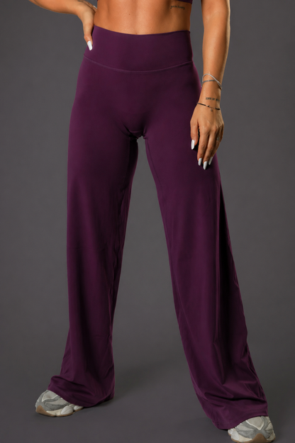 Set dama sport Naia Flex (top+ pantalon evazat) plum