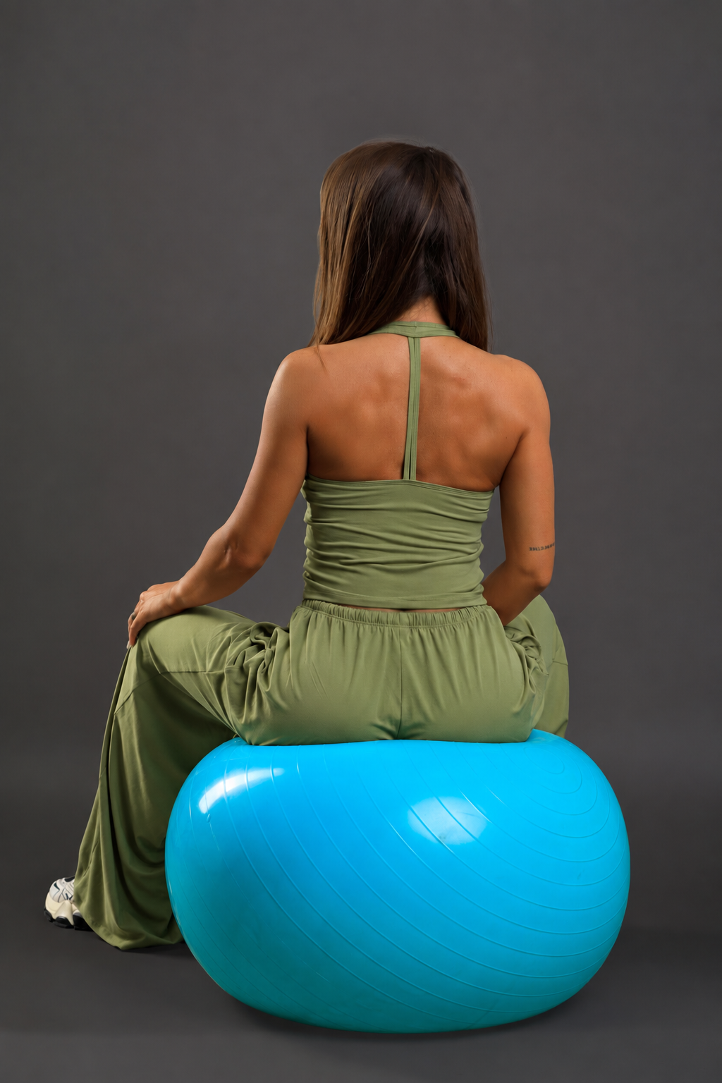 Set dama sport Isolde 2 piese ( pantalon evazat + maiou) verde salvie